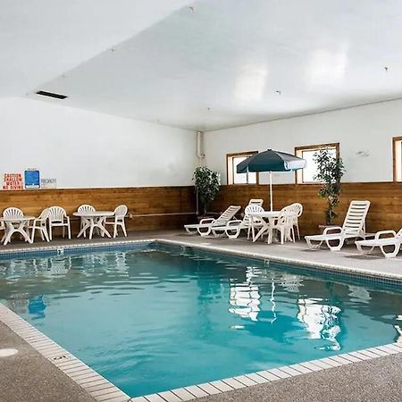 Norwood Inn And Suites - Minneapolis-St Paul Roseville Zewnętrze zdjęcie