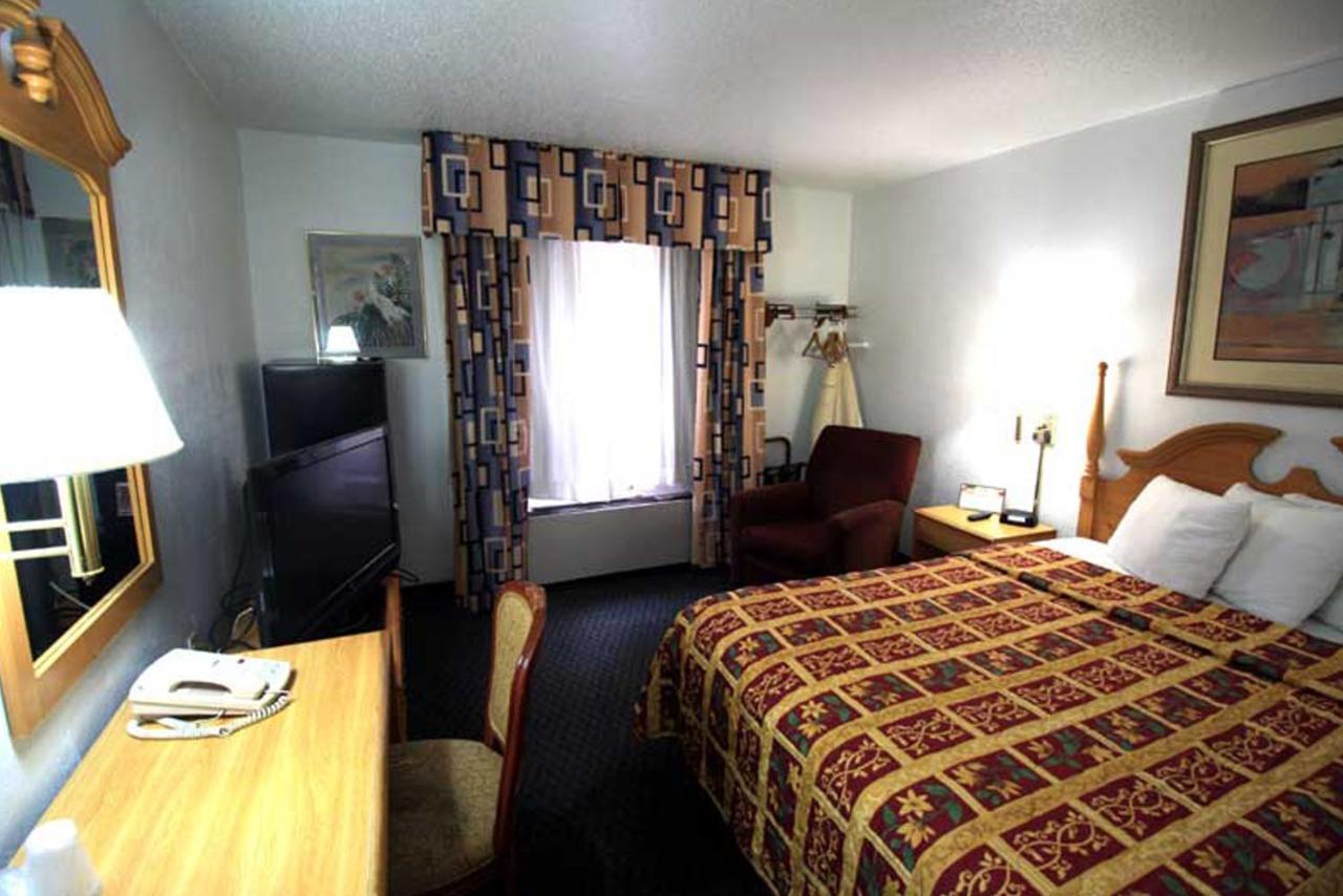 Norwood Inn And Suites - Minneapolis-St Paul Roseville Zewnętrze zdjęcie