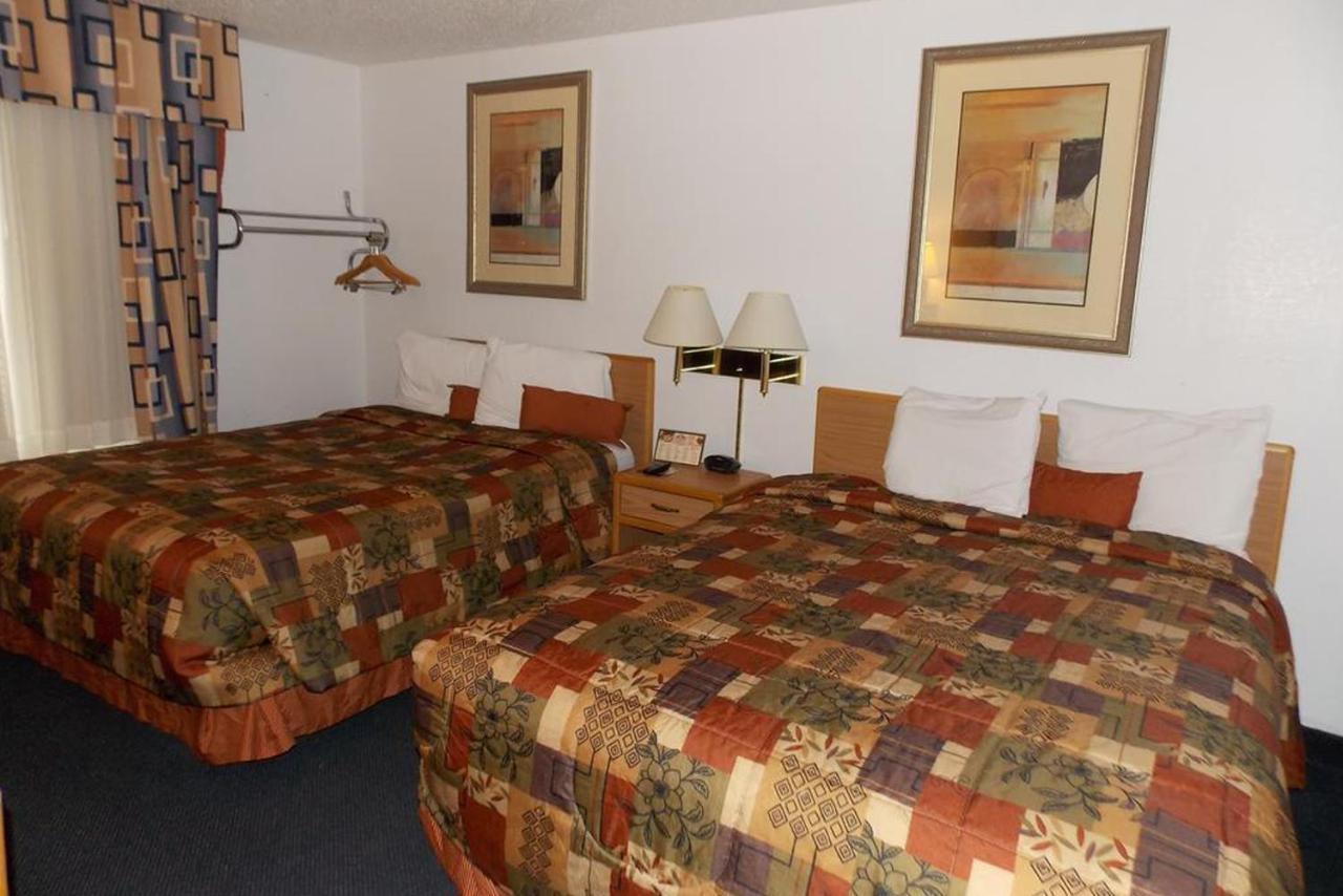 Norwood Inn And Suites - Minneapolis-St Paul Roseville Zewnętrze zdjęcie