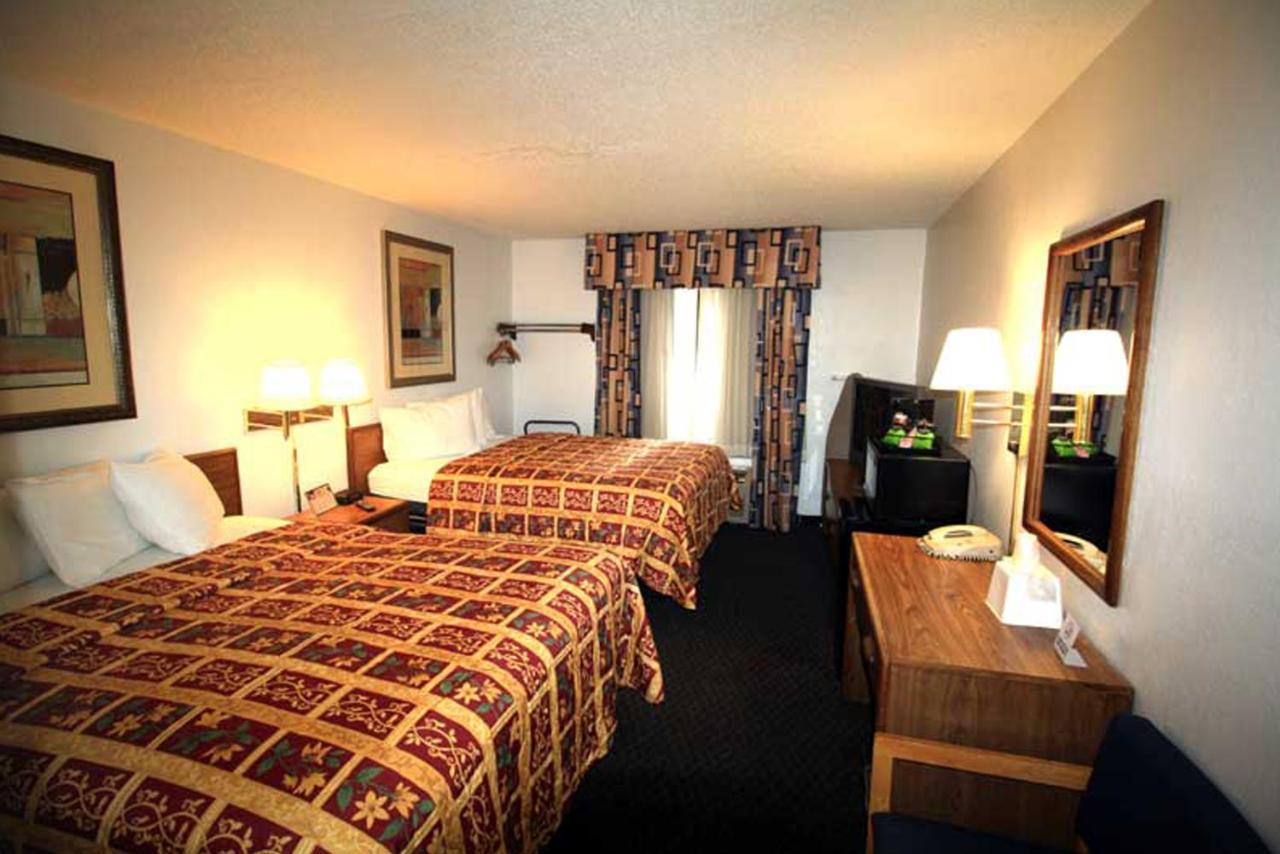 Norwood Inn And Suites - Minneapolis-St Paul Roseville Zewnętrze zdjęcie