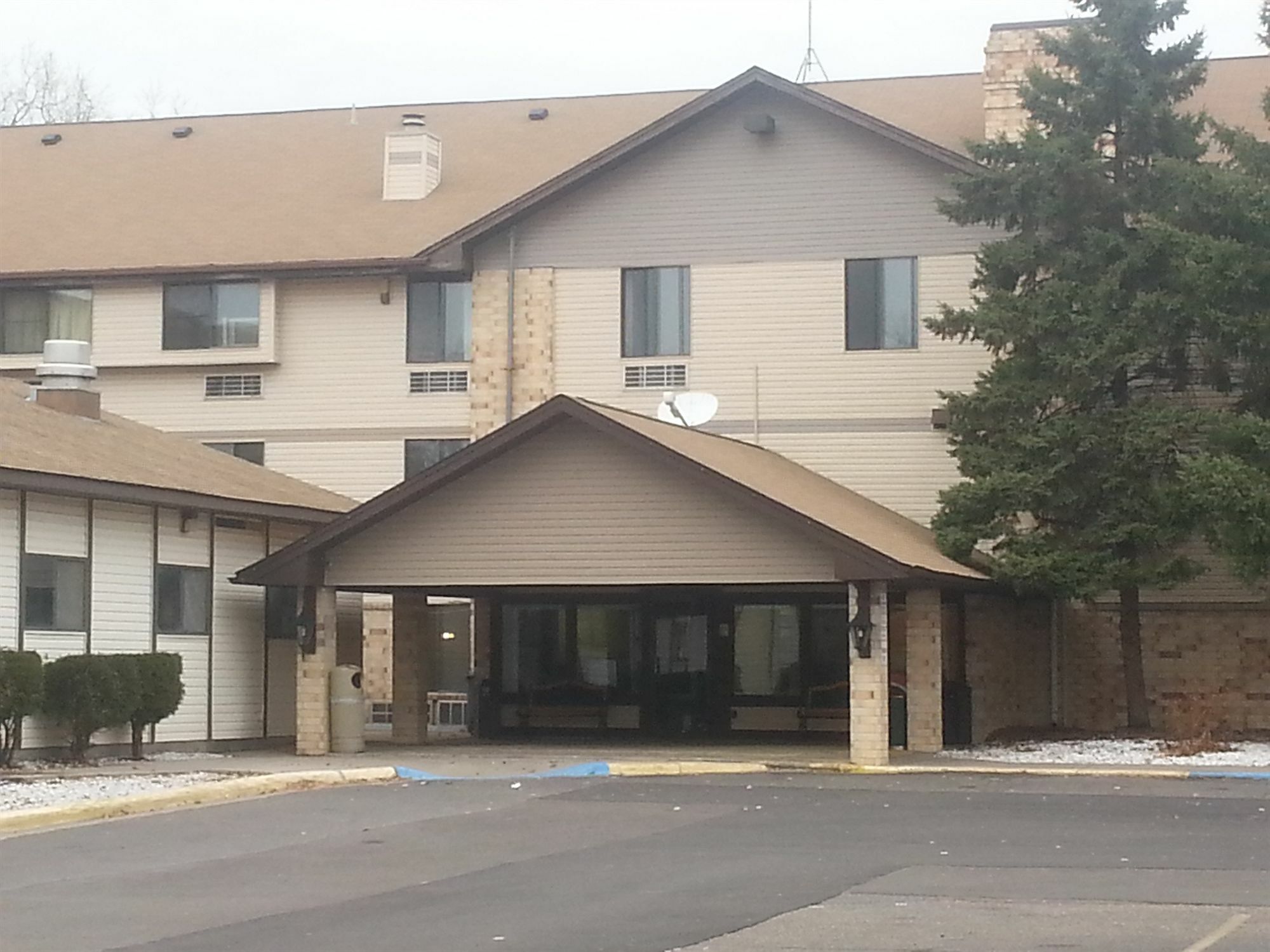 Norwood Inn And Suites - Minneapolis-St Paul Roseville Zewnętrze zdjęcie
