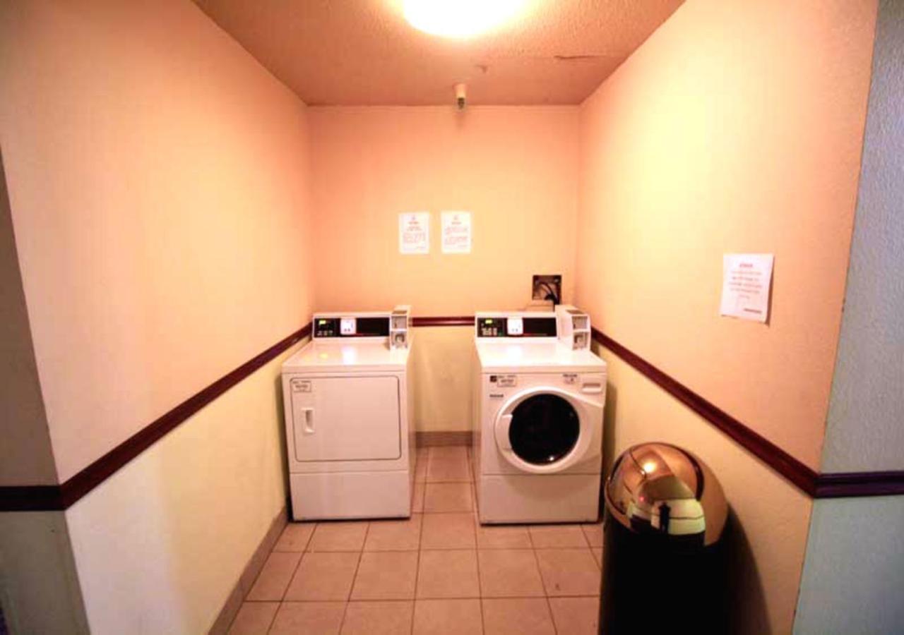 Norwood Inn And Suites - Minneapolis-St Paul Roseville Zewnętrze zdjęcie
