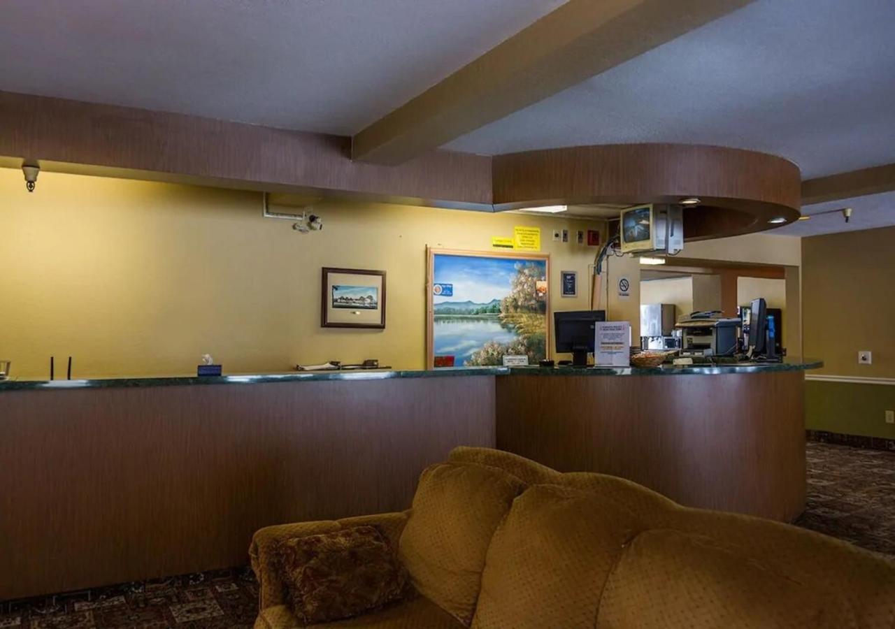 Norwood Inn And Suites - Minneapolis-St Paul Roseville Zewnętrze zdjęcie